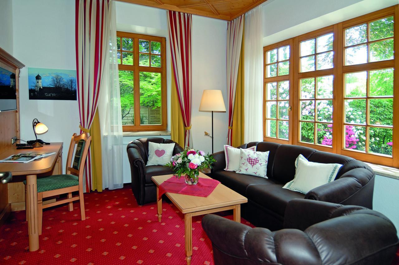 Alpenhof Hotell Gauting Exteriör bild