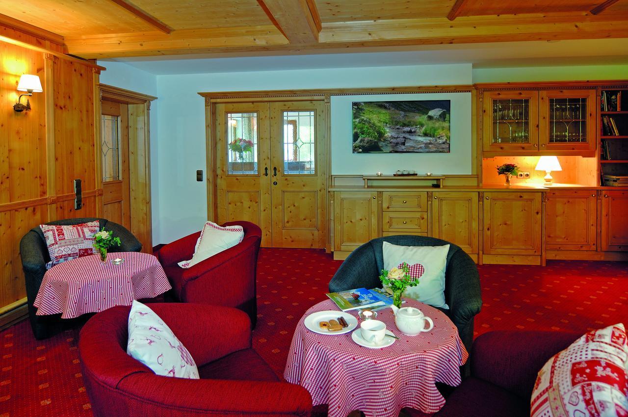 Alpenhof Hotell Gauting Exteriör bild